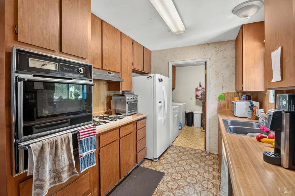 1960 Branscomb Road Laytonville, CA 95454