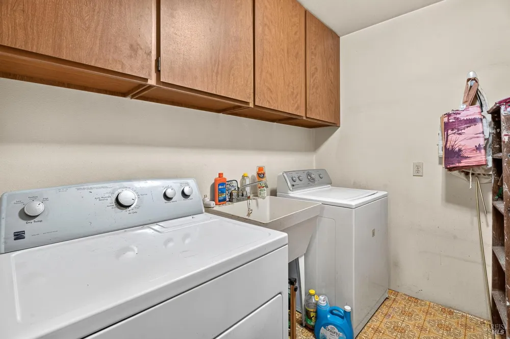 1960 Branscomb Road Laytonville, CA 95454