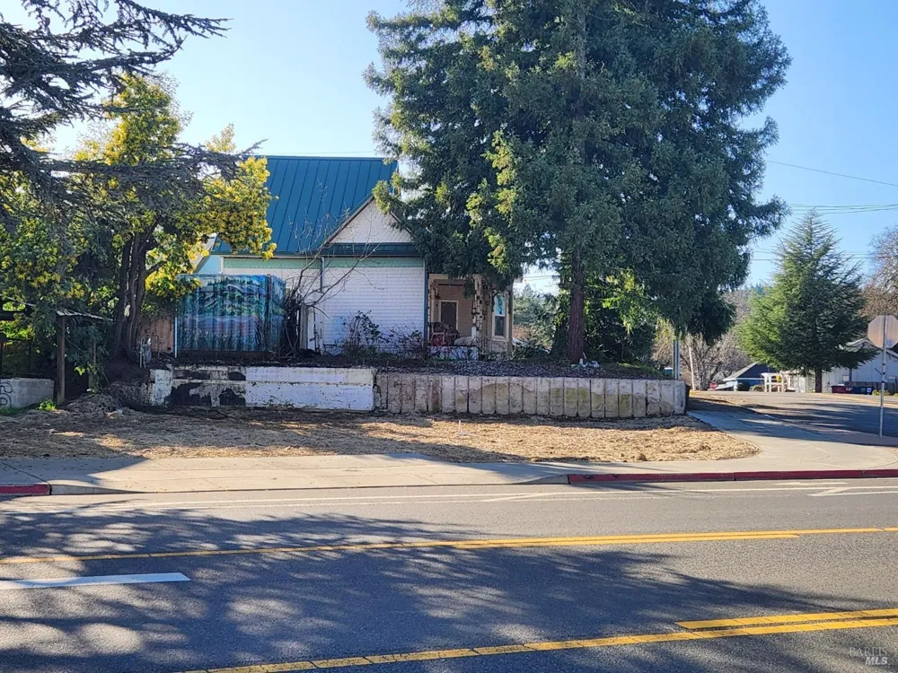 316 S Main Street Willits, CA 95490