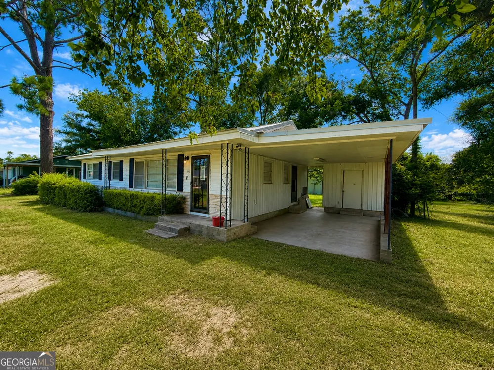1405 Green AVE Douglas, GA 31533