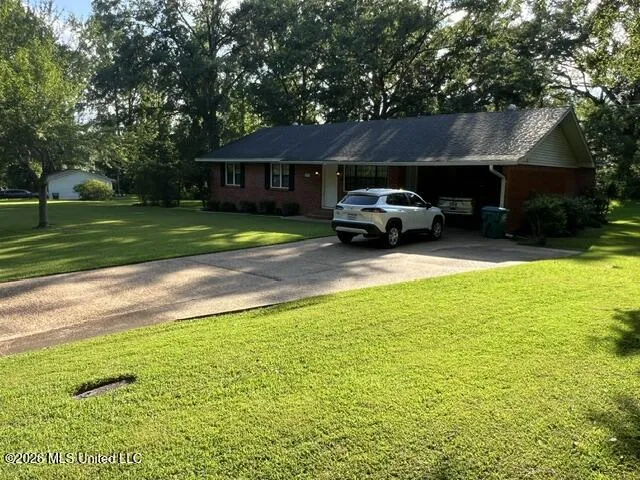 1510 W Govan Street Grenada, MS 38901