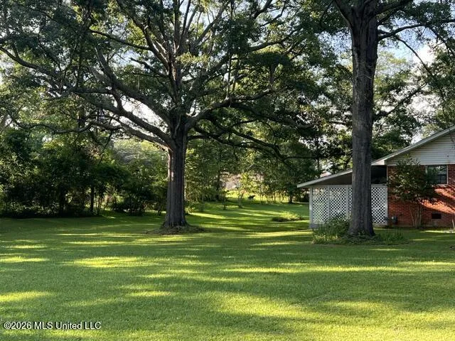 1510 W Govan Street Grenada, MS 38901