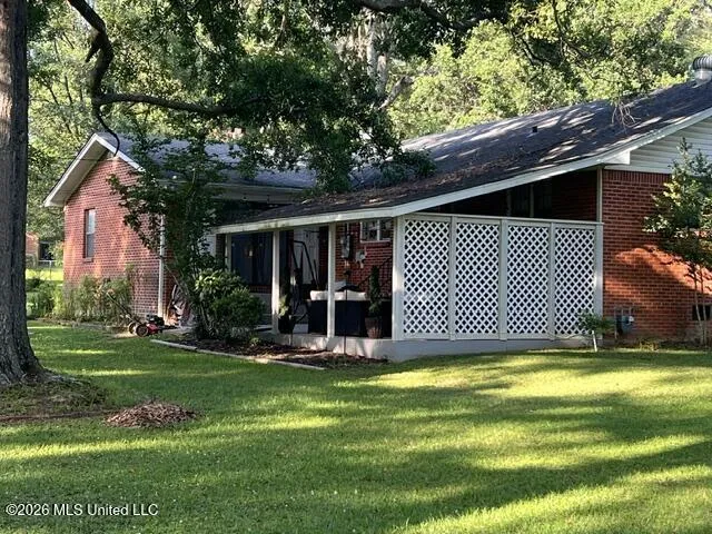 1510 W Govan Street Grenada, MS 38901