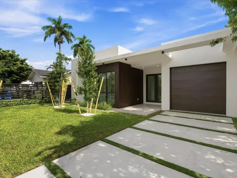 1621 SW 11th Ter