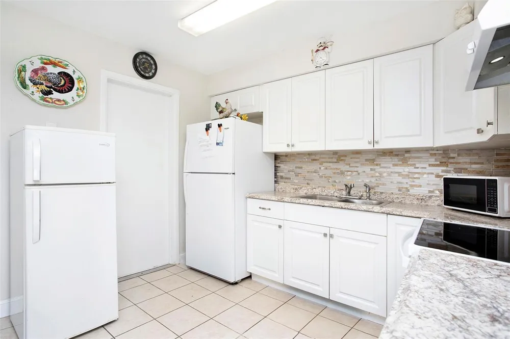 515 YORK ROAD Lehigh Acres, FL 33936