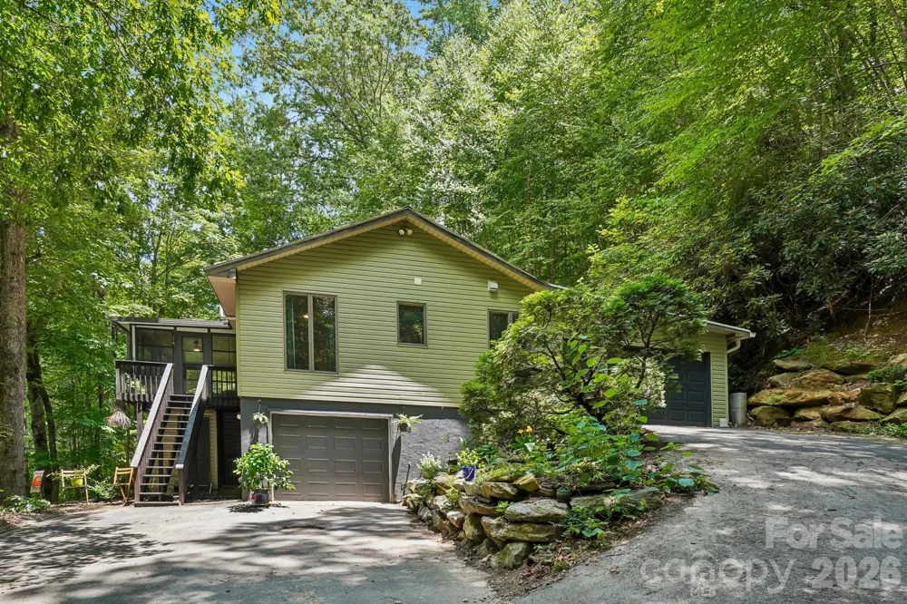 637 Cascade Lake Road Pisgah Forest, NC 28768