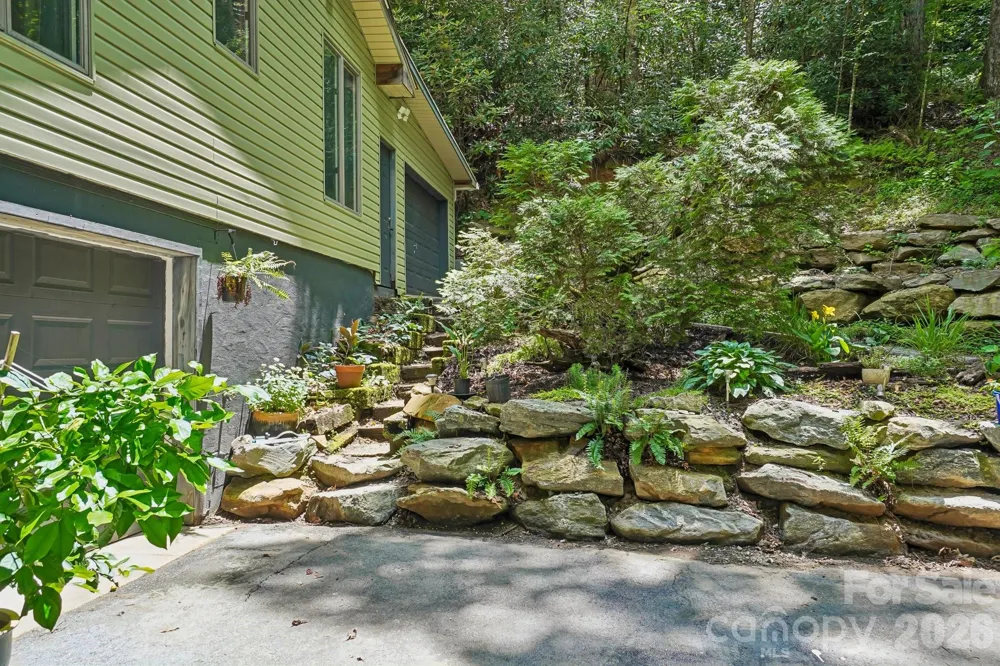 637 Cascade Lake Road Pisgah Forest, NC 28768