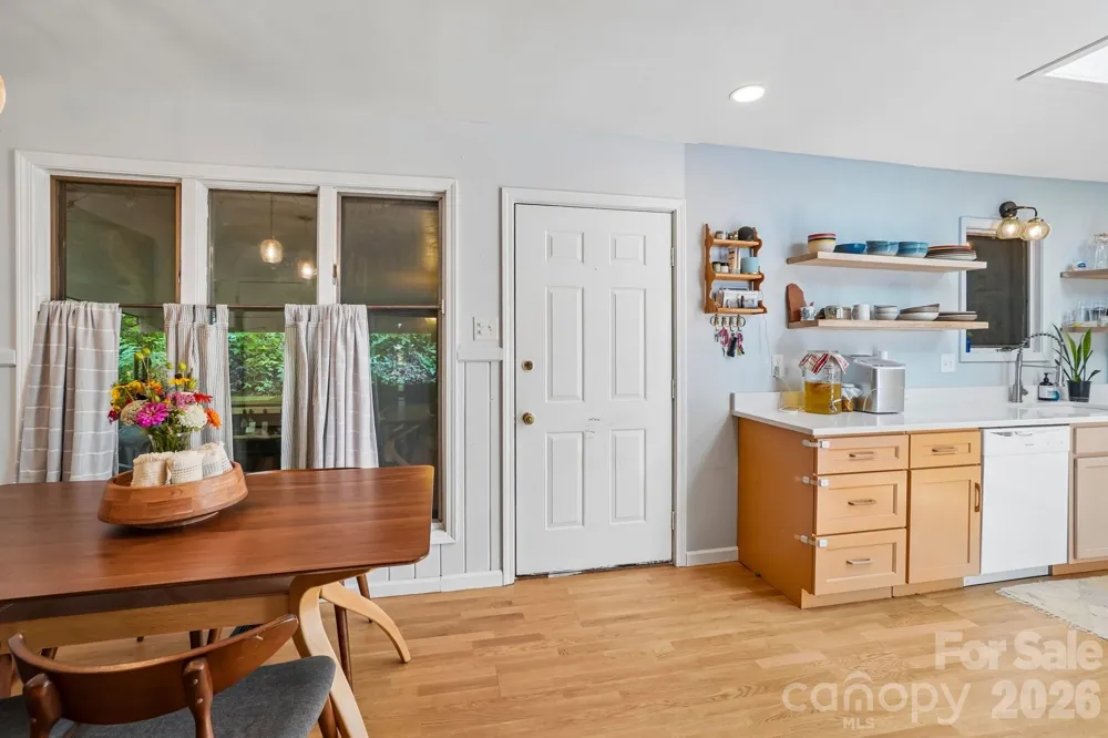 637 Cascade Lake Road Pisgah Forest, NC 28768