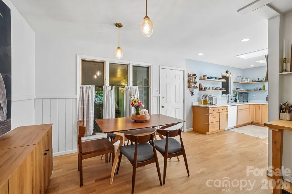 637 Cascade Lake Road Pisgah Forest, NC 28768