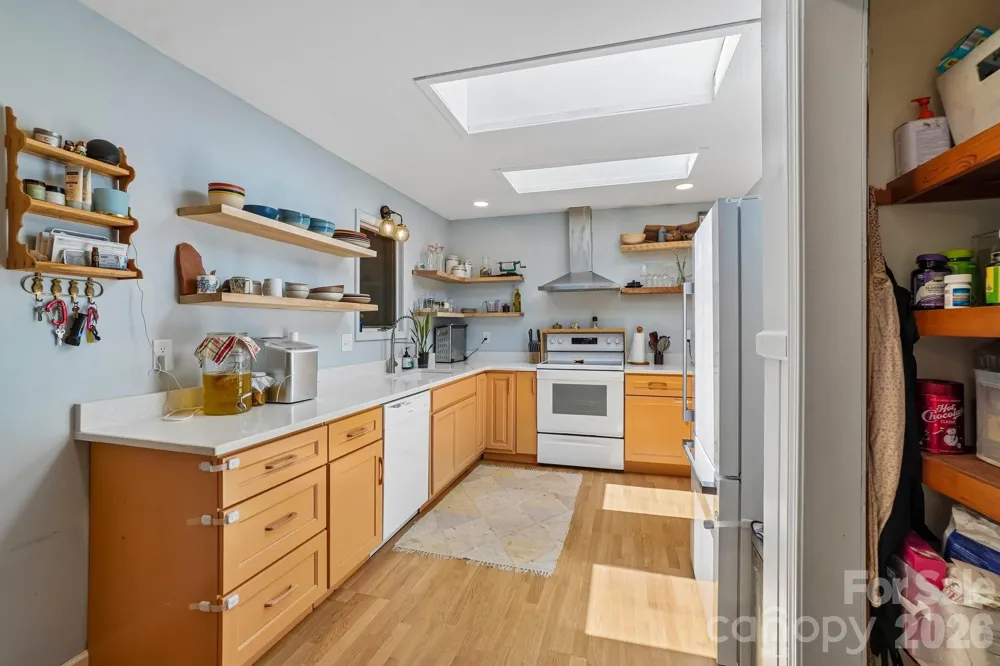637 Cascade Lake Road Pisgah Forest, NC 28768