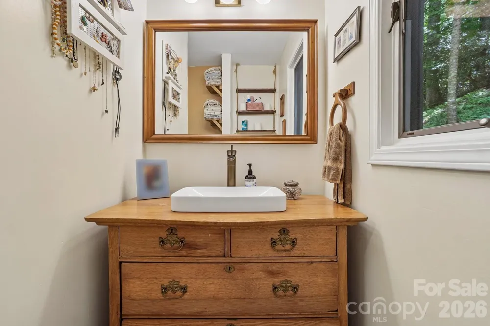 637 Cascade Lake Road Pisgah Forest, NC 28768