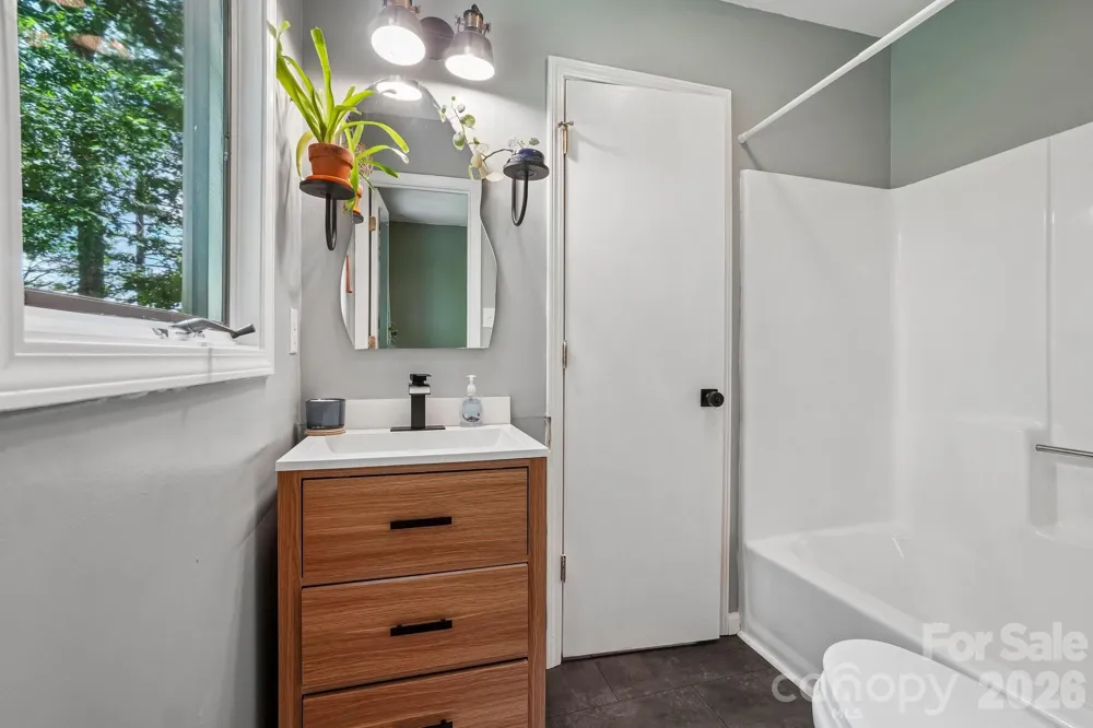 637 Cascade Lake Road Pisgah Forest, NC 28768