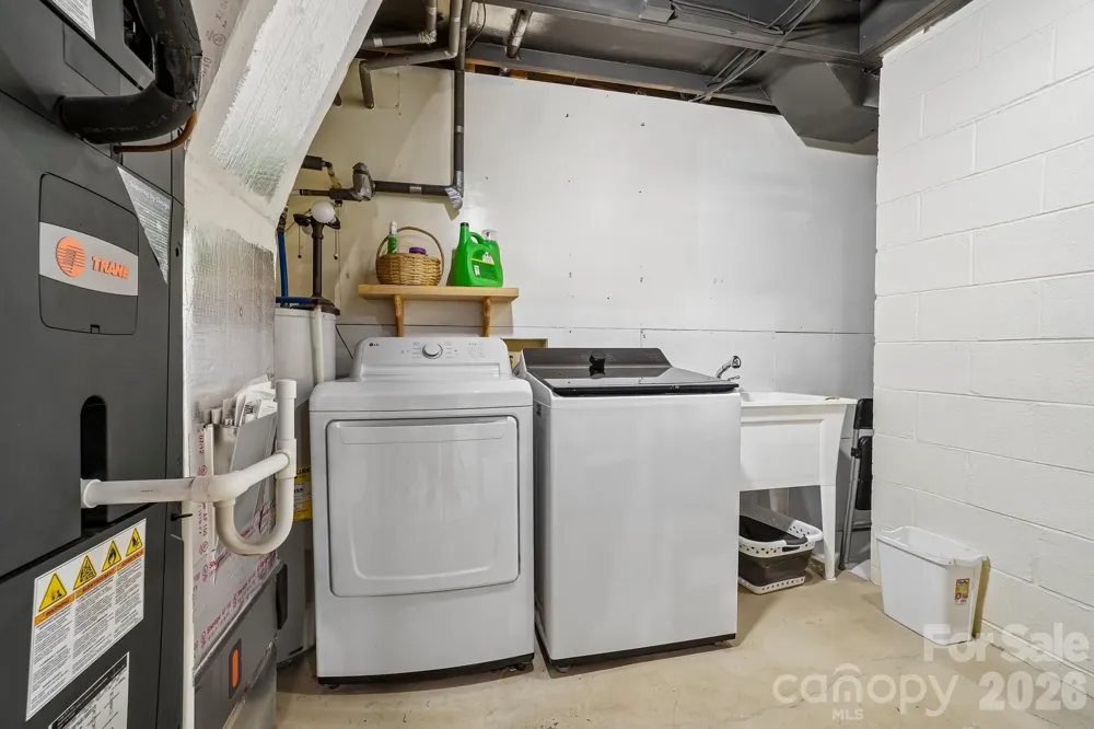 637 Cascade Lake Road Pisgah Forest, NC 28768