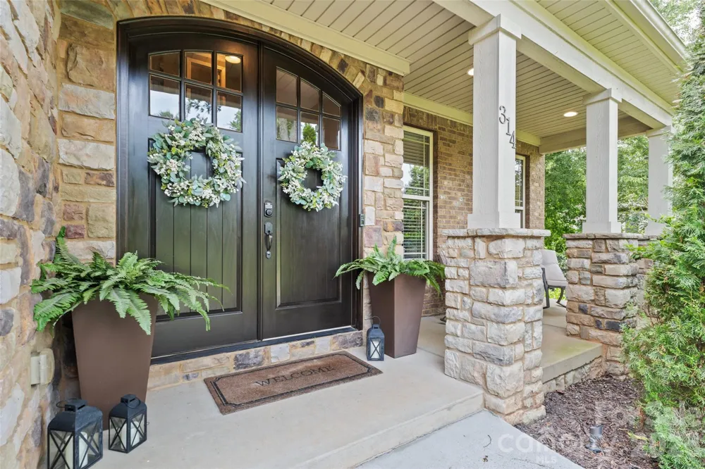 314 Stone Cliff Lane Lake Wylie, SC 29710
