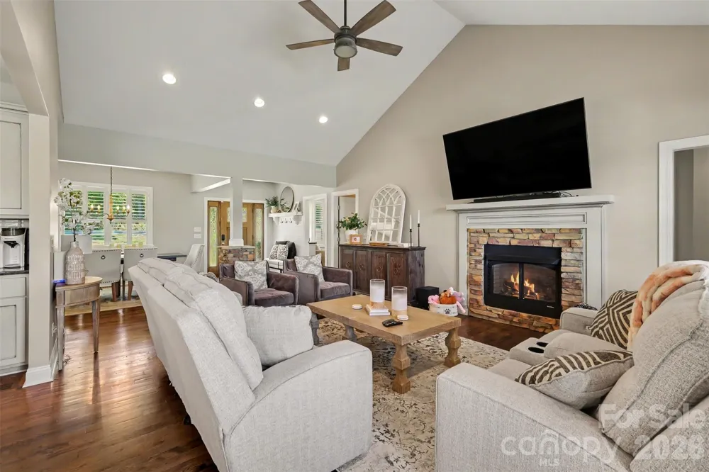 4672 Grace Chapel Road Granite Falls, NC 28630
