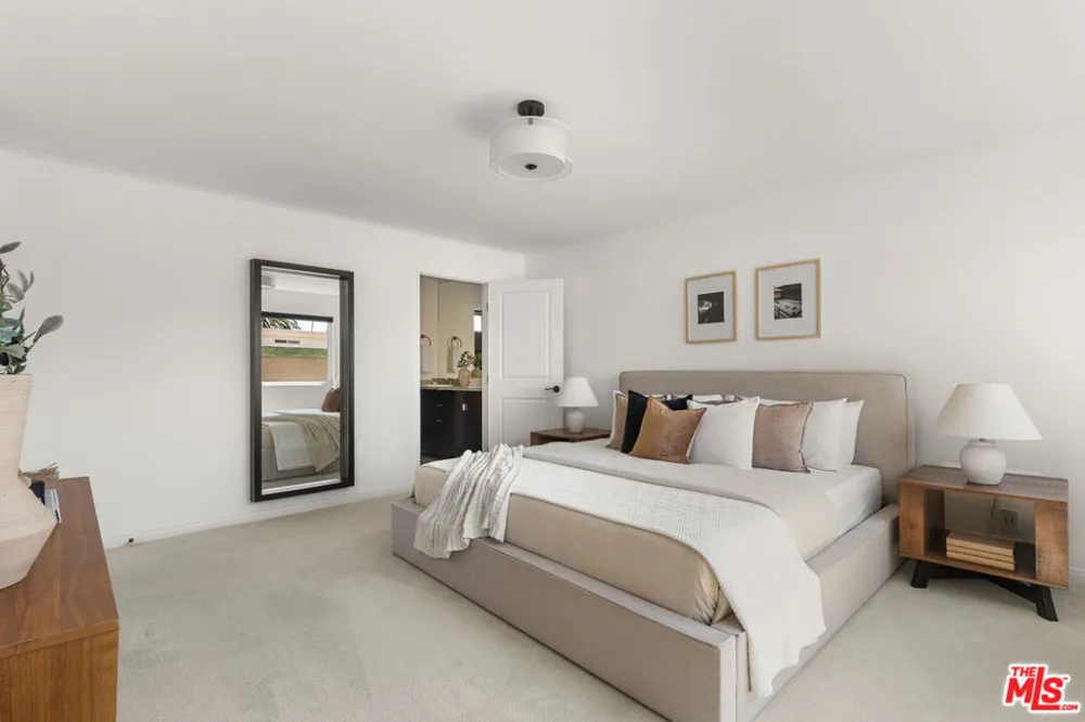 1127 9th Street #103 Santa Monica, CA 90403