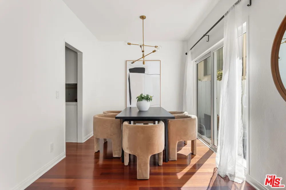 1127 9th Street #103 Santa Monica, CA 90403