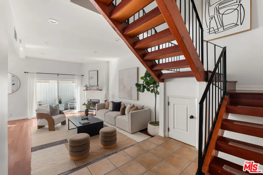 1127 9th Street #103 Santa Monica, CA 90403