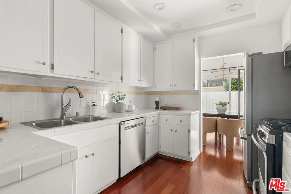 1127 9th Street #103 Santa Monica, CA 90403
