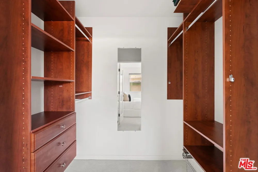 1127 9th Street #103 Santa Monica, CA 90403