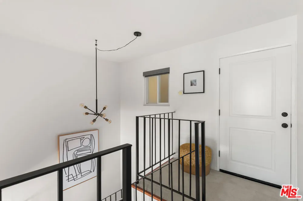 1127 9th Street #103 Santa Monica, CA 90403