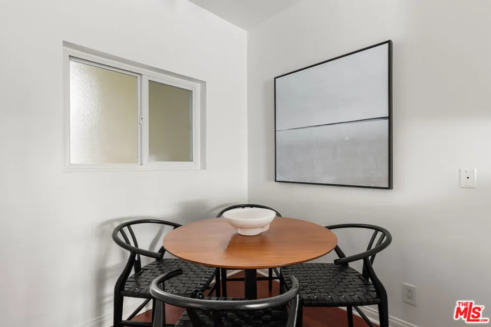 1127 9th Street #103 Santa Monica, CA 90403