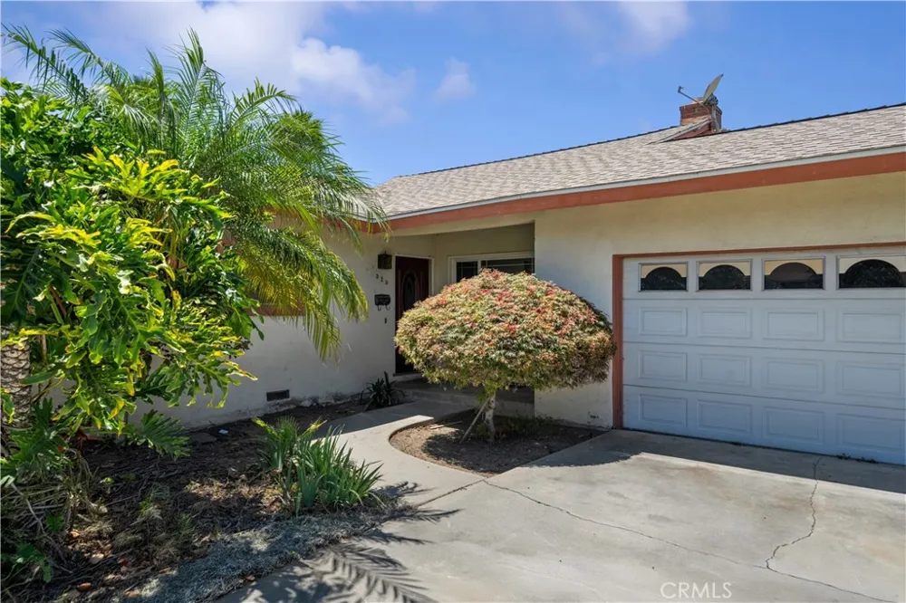 525 S Gretta Avenue West Covina, CA 91790