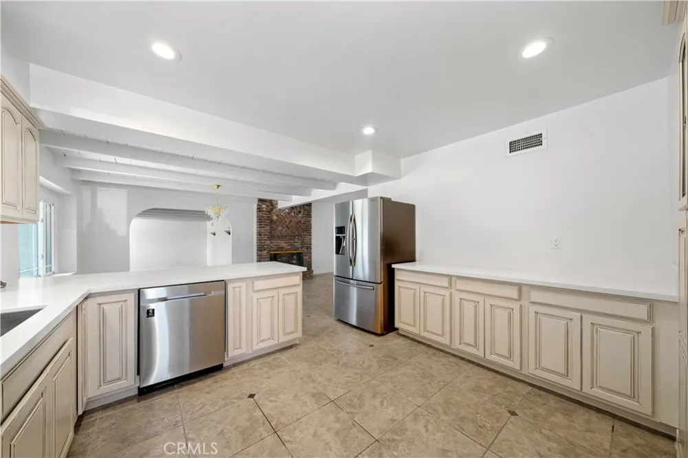 525 S Gretta Avenue West Covina, CA 91790