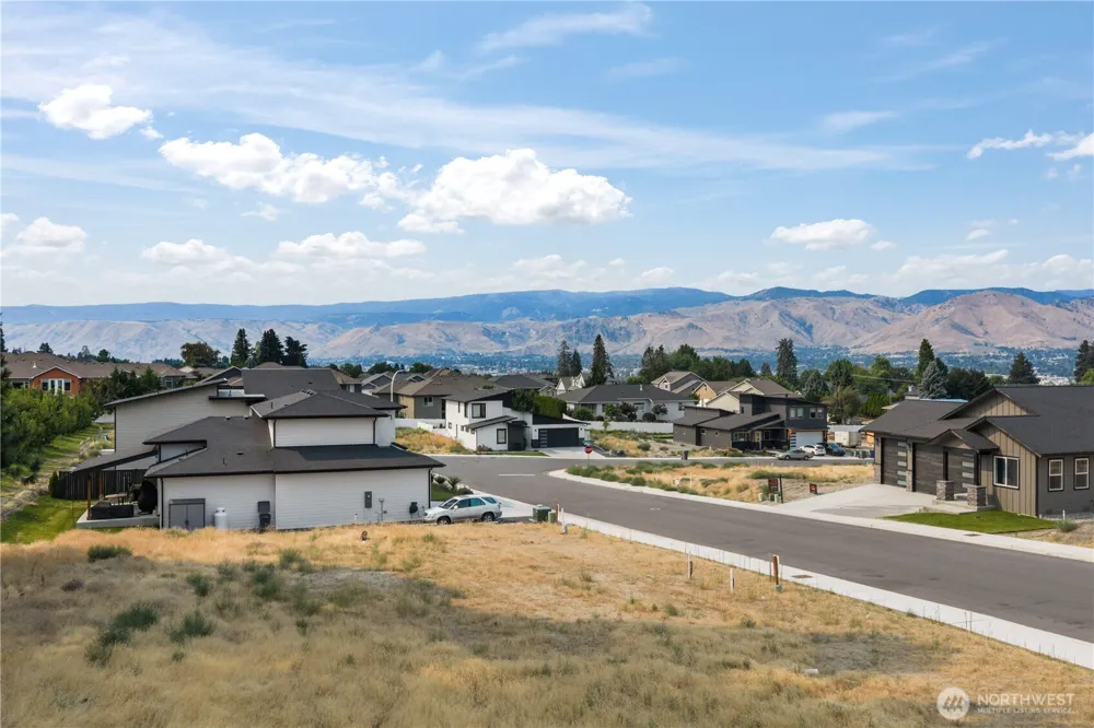 3267 NW Brianna Ave (Lot 14) Place East Wenatchee, WA 98802