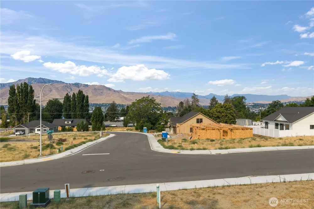 3267 NW Brianna Ave (Lot 14) Place East Wenatchee, WA 98802