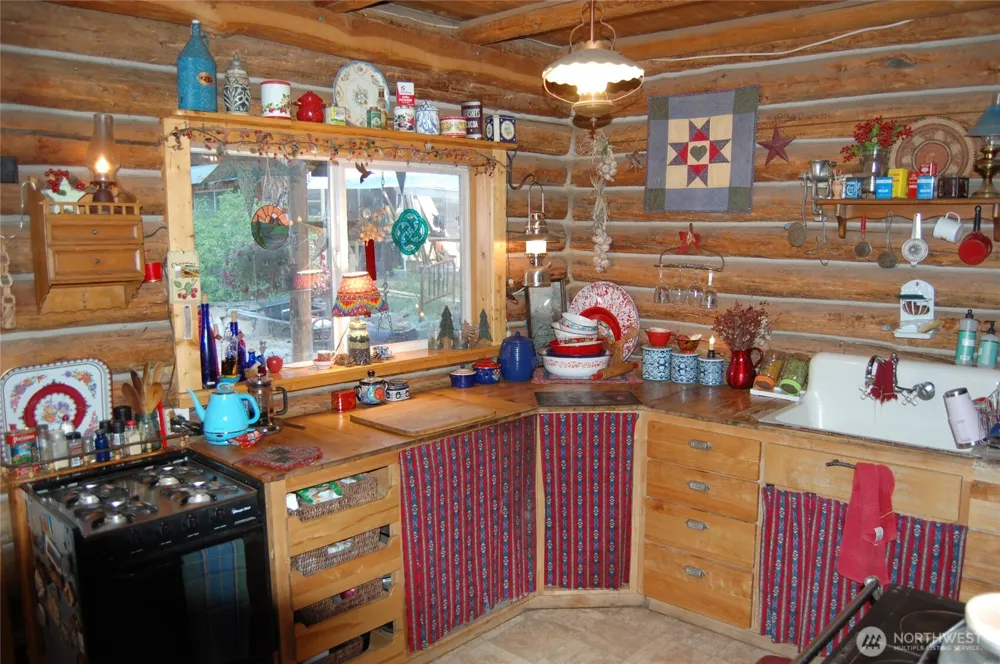 74 Stonehaven Rd Tonasket, WA 98855