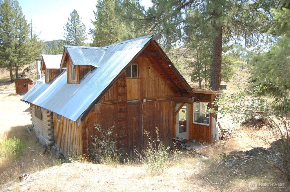 74 Stonehaven Rd Tonasket, WA 98855
