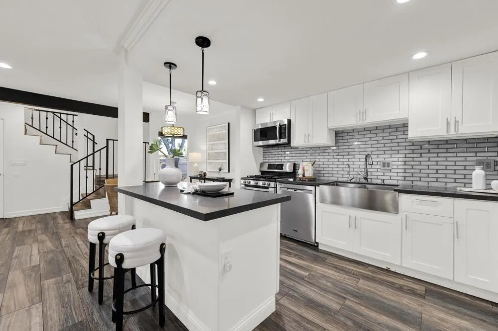 13815 Johannesberg #4 Poway, CA 92064
