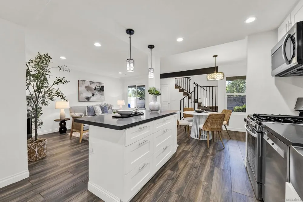 13815 Johannesberg #4 Poway, CA 92064