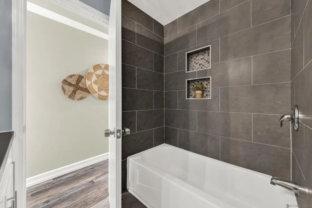 13815 Johannesberg #4 Poway, CA 92064