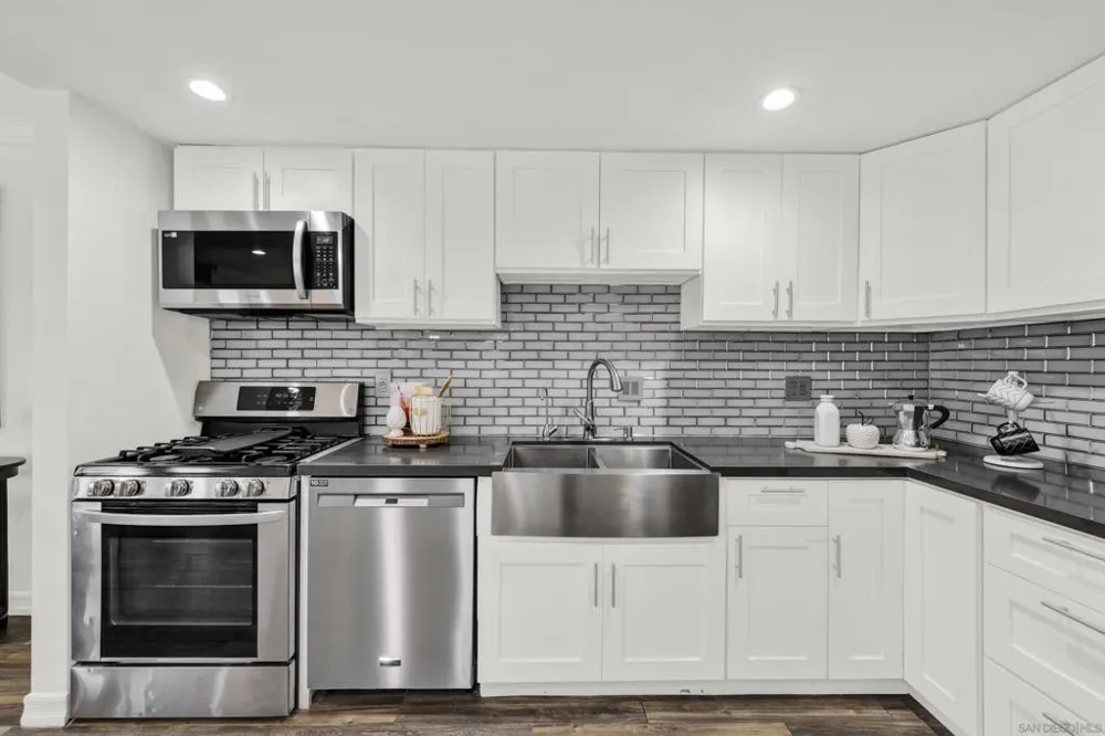 13815 Johannesberg #4 Poway, CA 92064