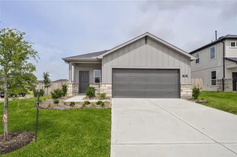905 Silver Buckle Lane