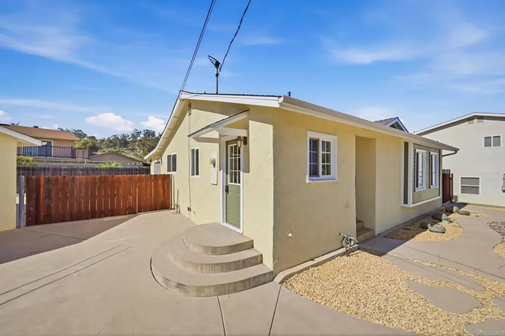 1677 Sandos Street El Cajon, CA 92019