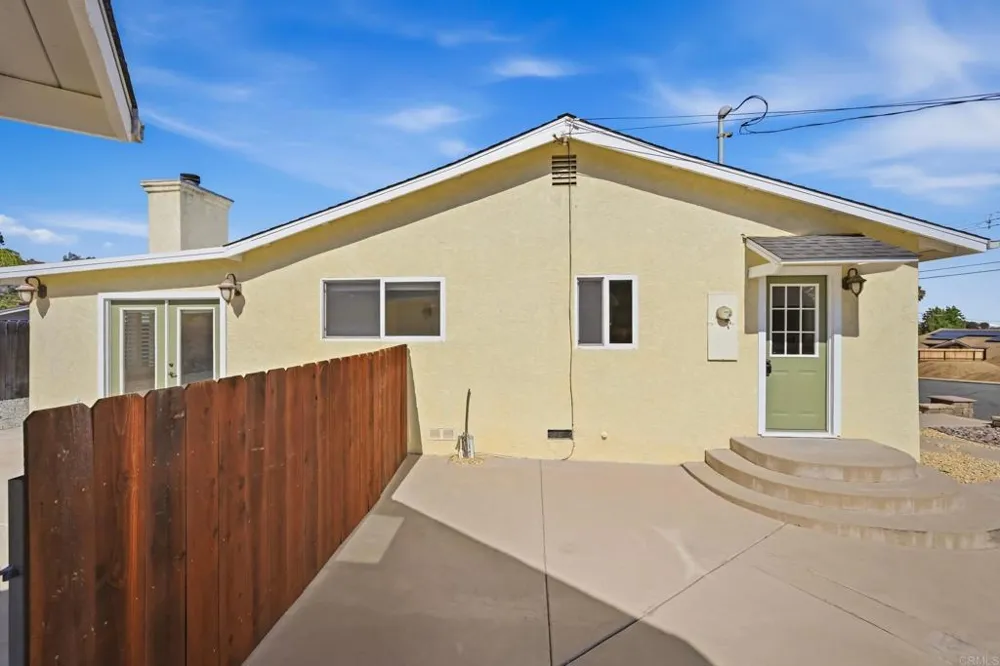 1677 Sandos Street El Cajon, CA 92019