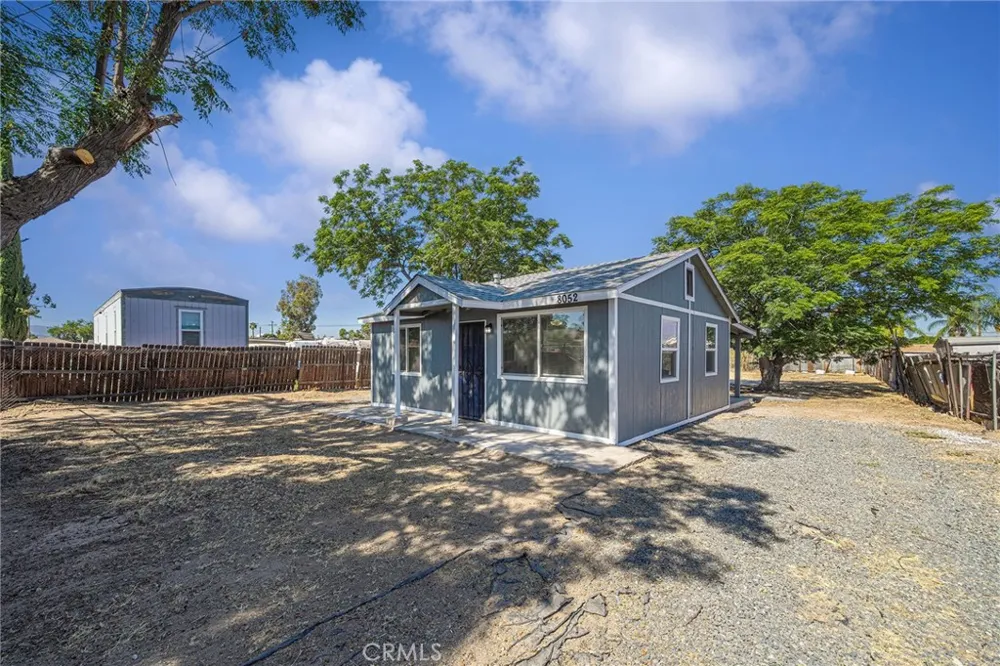 8052 Shirley San Bernardino, CA 92410