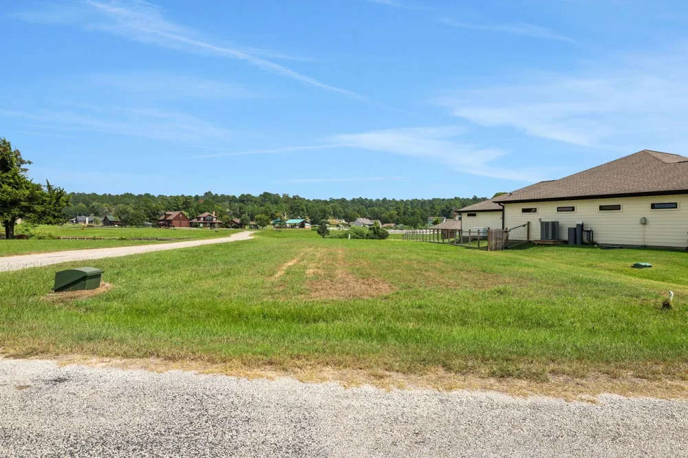 11 Peninsula Point Huntsville, TX 77340
