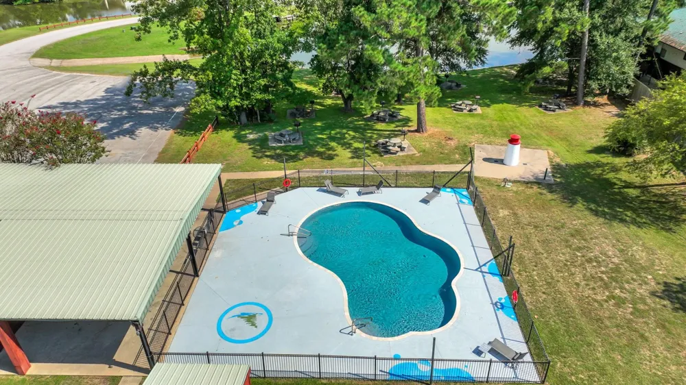 11 Peninsula Point Huntsville, TX 77340