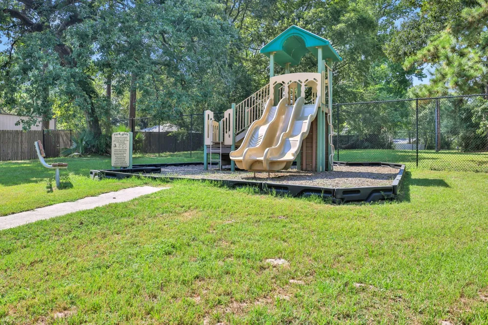 11 Peninsula Point Huntsville, TX 77340
