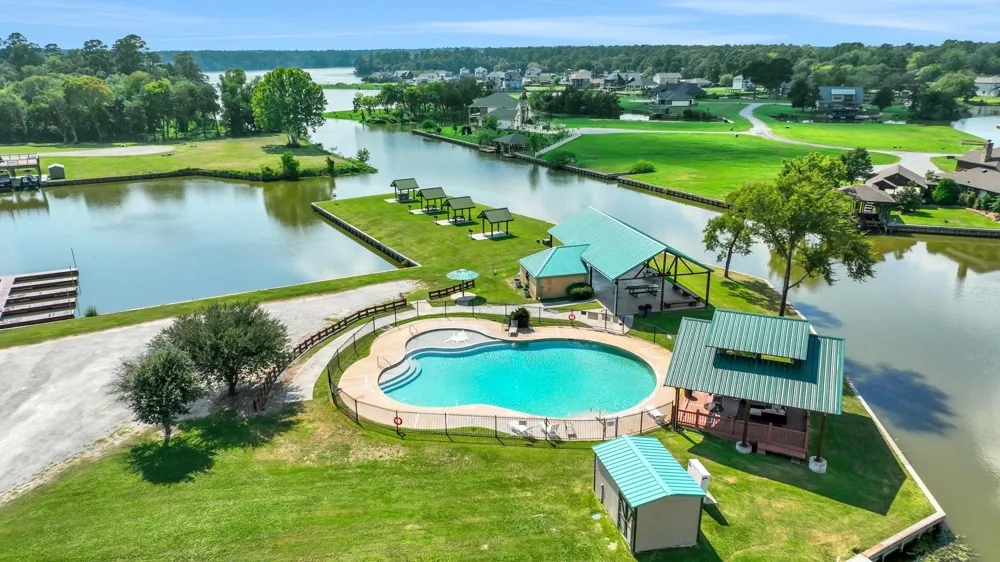 11 Peninsula Point Huntsville, TX 77340