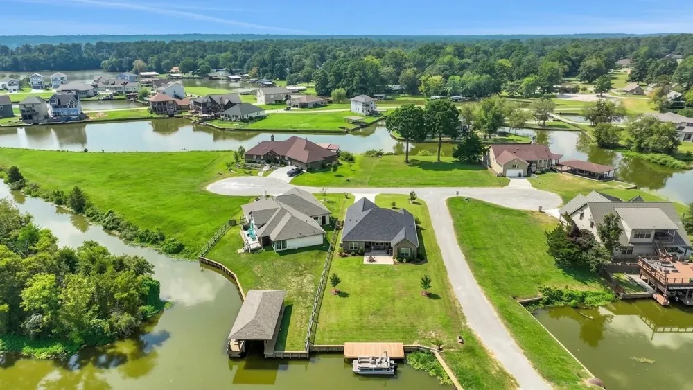 11 Peninsula Point Huntsville, TX 77340