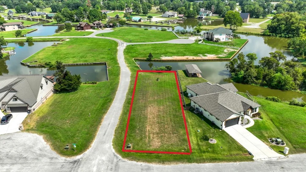 11 Peninsula Point Huntsville, TX 77340