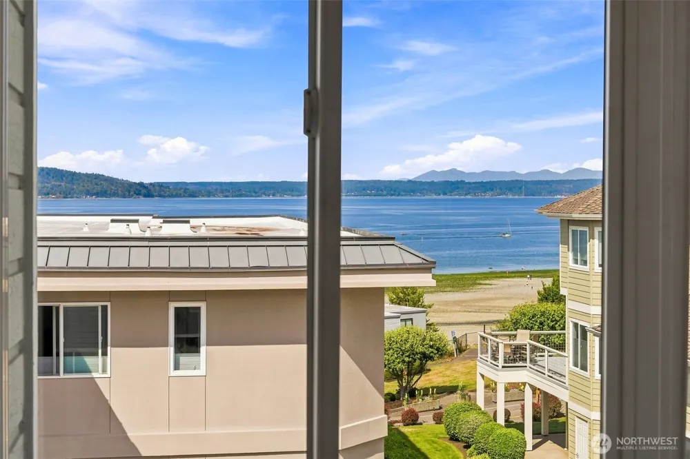 22211 6th Avenue S #301 Des Moines, WA 98198