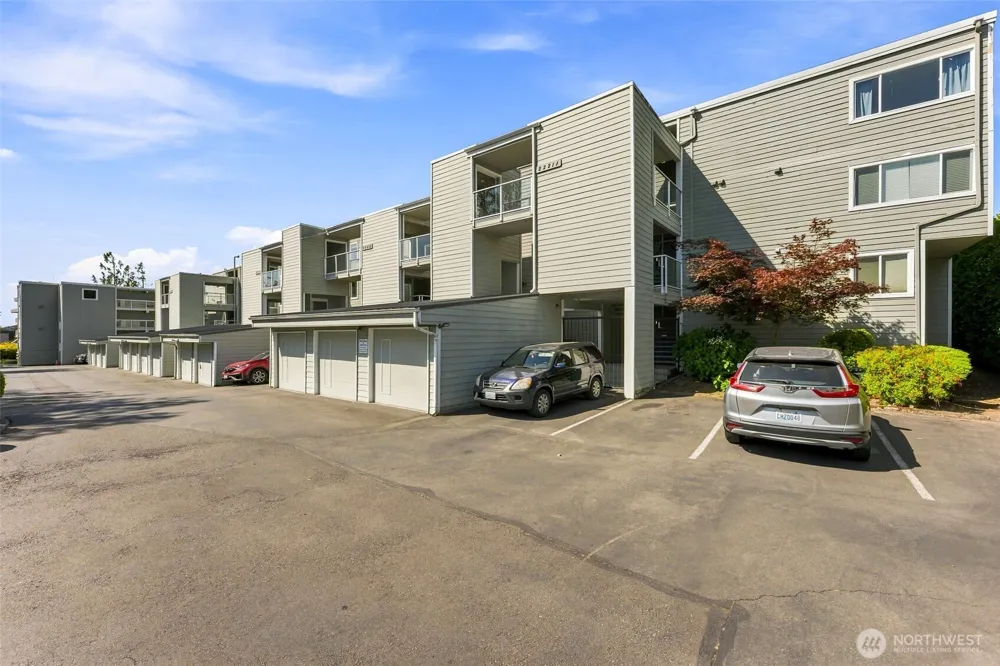 22211 6th Avenue S #301 Des Moines, WA 98198