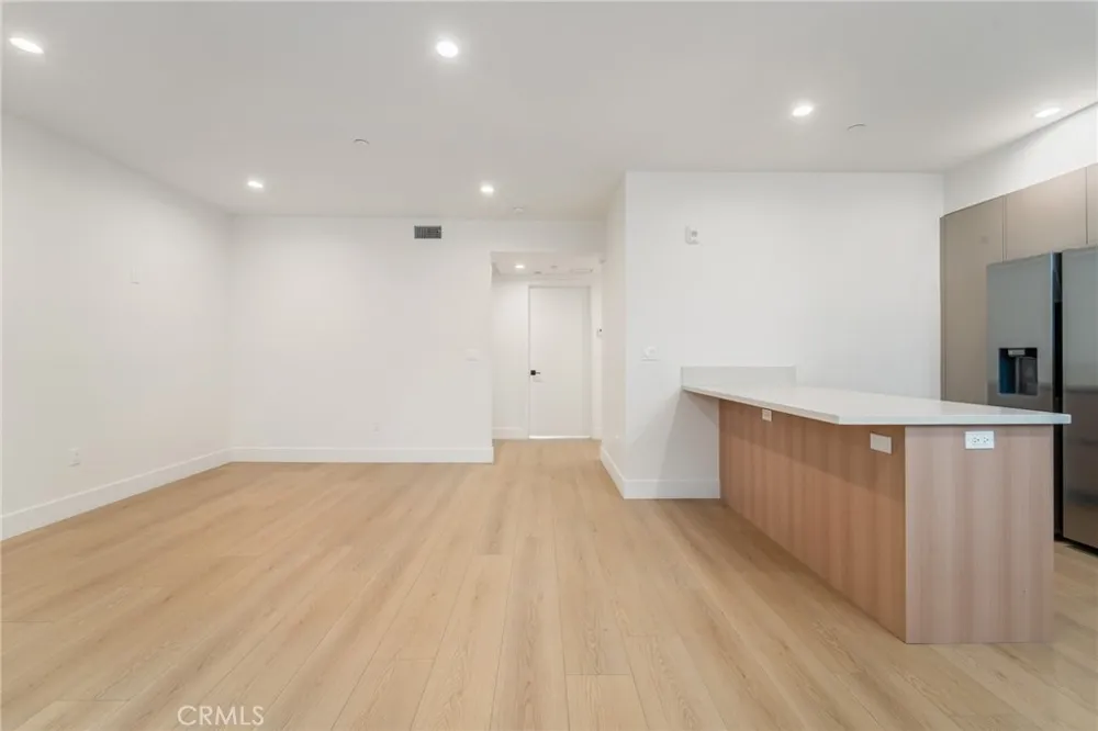 7510 Sepulveda Boulevard #204 Van Nuys, CA 91405