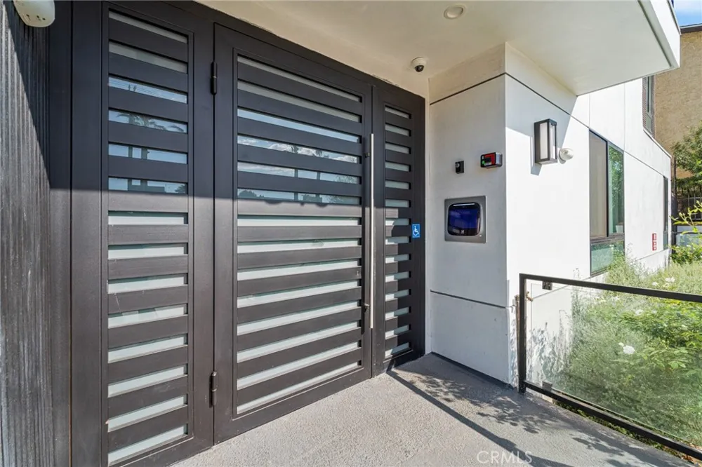 7510 Sepulveda Boulevard #204 Van Nuys, CA 91405
